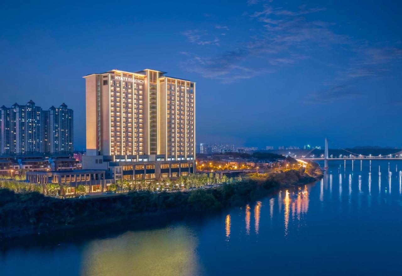 Отель Hyatt Regency Zhuzhou Экстерьер фото