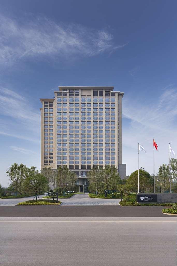 Отель Hyatt Regency Zhuzhou Экстерьер фото